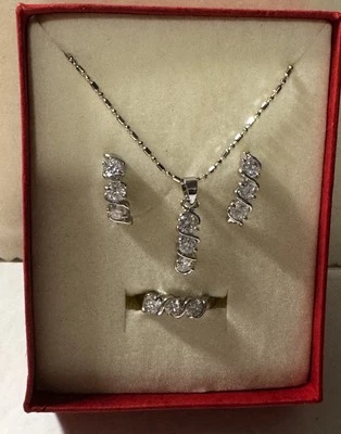 Women's Fashion Jewelry Set Crystal Necklace Earrings Ring size 5-6 18k gold pl - Image 1 of 3