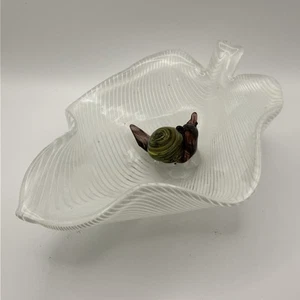 Murano Art Glass White Ribbon Striped Leaf Shape Bowl with Figural Snail - Picture 1 of 5