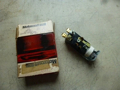 Interruptor de faros Ford B9TF-11654-A NOS 1959-1977 camioneta Ford grande P100 - P500 Foto 1 de 4