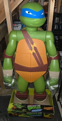 LEONARDO TMNT 48" TORTUGA NINJA MUTANTE ADOLESCENTE FIGURA COLOSAL JAKKS PACÍFICO NUEVO Foto 1 de 2