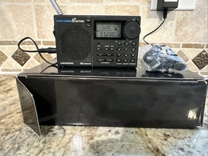 GRUNDIG G6 AVIATOR "BUZZ ALDRIN" EDITION RADIO AM/FM/SHORTWAVE Works Great - Picture 1 of 9
