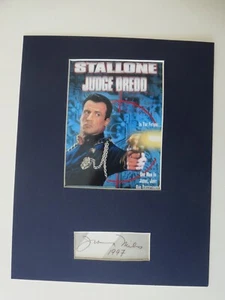 Sylvester Stallone "Judge Dredd" & Joanna Miles Autogramm als McGruder - Bild 1 von 2