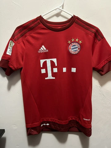 Robert Lewandowski Bayern Munich Jersey 15-16 Size: L Cover
