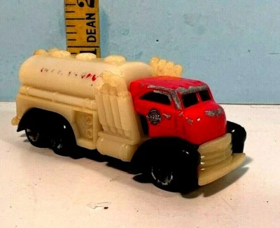 Camión de aceite de gas rápido Hot Wheels de colección Foto 1 de 4