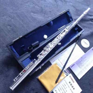 New Japan YFL-571 Silver Gold Flute 17 Key Open Close C Tune and E-Key Flute - Picture 1 of 7