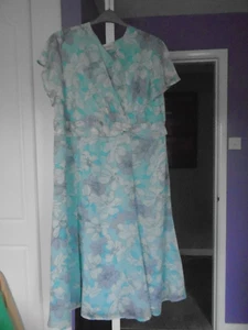 Long Formal Lilac/Green Floaty Dress from Eastex Size 20 - Picture 1 of 2