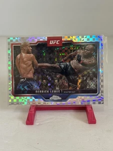 DERRICK LEWIS #104 2025 TOPPS CHROME UFC X-FRACTOR - Bild 1 von 2