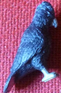 AUSTRALIAN BIRD FUNDRAISER BLACK COCKATOO Small Replica Size 70mm - Picture 1 of 1