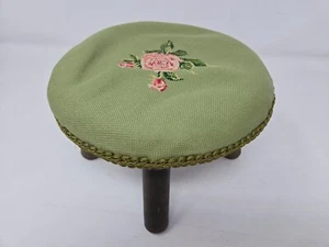 Vtg Needlepoint Florers Roses Small Round 7 1/2" Foot Stool Rest Wooden Legs - Picture 1 of 7