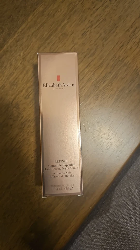 Elizabeth Arden 视黄醇精华液 - 90 粒胶囊|全新带盒。 — 第 1/4 张图片