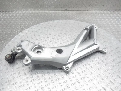 2011 08-15 Aprilia Dorsoduro 750 левая рама кронштейн крепление  - Изображение 1 из 4