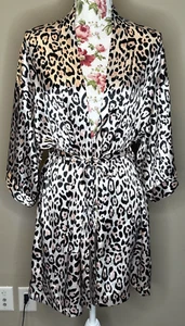 Victoria's Secret Robe Womens Sz S/M Cheetah Leopard Print Satin Silky Belted - Picture 1 of 7