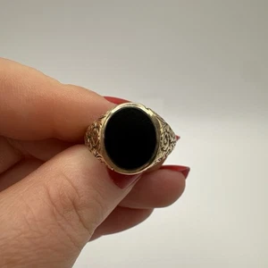 Vintage 9ct Gold Onyx Signet Ring Unisex Floral Shoulders 4.9g Size O 1/2 Gift - Picture 1 of 14