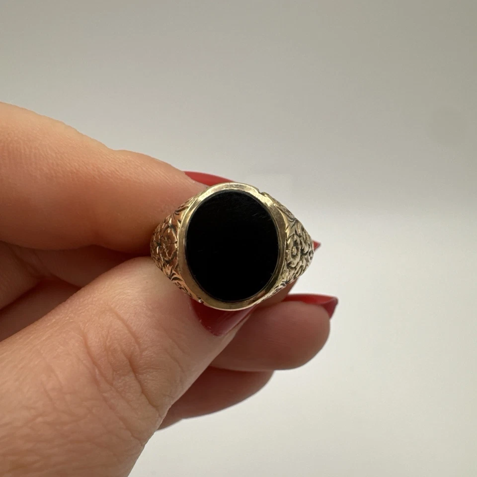 Vintage 9ct Gold Onyx Signet Ring Unisex Floral Shoulders 4.9g Size O 1/2 Gift - Image 1 of 4