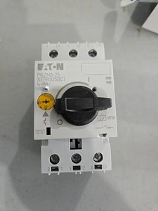 EATON PKZM0-25 XTPR02P5BC1NL MOTOR PROTECTIVE CIRCUIT BREAKER  (New) - Picture 1 of 7