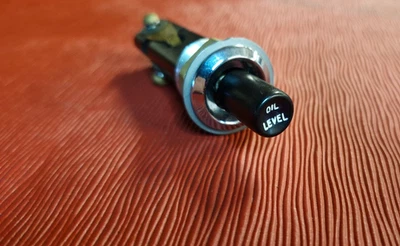 Aston Martin DB2 & Lagonda interruttore da cruscotto livello olio originale usato - Immagine 1 di 4