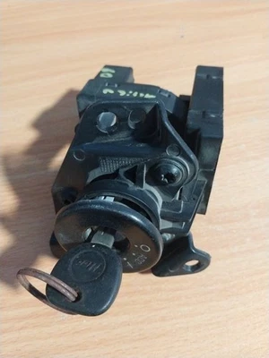 08-12 Chevrolet Malibu Ignition Switch W Key 25912834 - Image 1 of 4