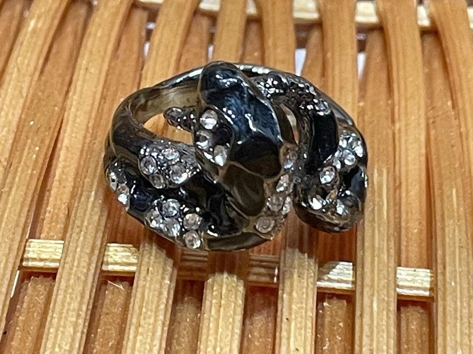 ANILLO SERPIENTE METAL NEGRO CON DECORACIÓN CRISTAL ANIMAL SALVAJE SERPIENTE TALLA 8  Foto 1 de 4