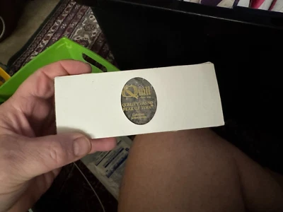 Novo na caixa - AZ Devils - Conjunto de caneta e lápis de qualidade de pena qualidade não tem medo do tempo - Imagem 1 de 4