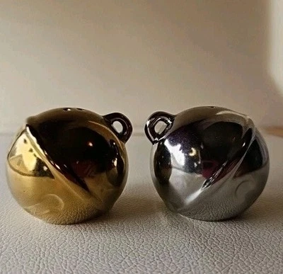 Cerámica Navidad Plata y Oro Bola Esfera Adorno Sal y Pimienta Foto 1 de 4