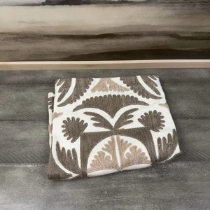 Funda de almohada lumbar bordada Pottery Barn Varick solo 16”x26” natural múltiple - Imagen 1 de 8