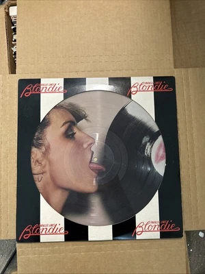 BLONDIE - PARALLEL LINES (US 1978 RELEASE - PICTURE DISC - DIE-CUT SLEEVE - VG+) - Image 1 of 2