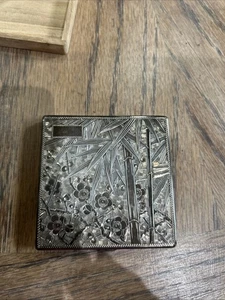 Estuche de cigarrillos compacto japonés grabado vintage de plata de ley .950 - Imagen 1 de 10