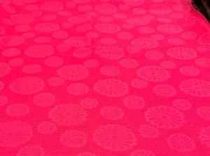 VINTAGE RARE UNBRANDED NOVELTY TEXTURED WAFFLED PIQUE FLORAL FABRIC - Picture 1 of 5