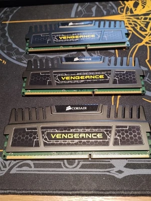 Corsair Vengeance 1600MHz DDR3 RAM 3x 4GB - Image 1 of 4