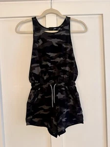 Athleta Girl Romper 8/10 Medium Black Camo On The Go Jumpsuit Shorts EUC - Picture 1 of 4