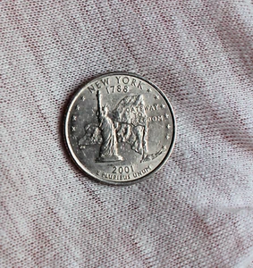 2001-D 25C Quarter; Nueva York 1788; Gateway to Freedom; circulado - Imagen 1 de 2