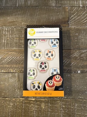 Decoraciones gomosas calavera blanca 10 quilates Wilton Halloween Foto 1 de 4