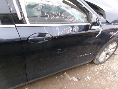 Used Front Right Door Assembly Front fits: 2014 Chevrolet Impala LS R. Front Rig - Imagem 1 de 4