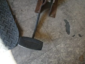 77 Ford van Econoline E250/350 used brake pedal E250 - Photo 1 sur 6