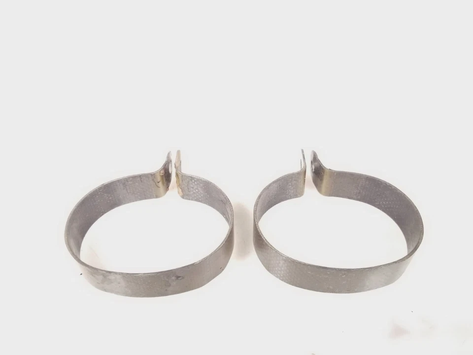 Abrazaderas de tubo silenciador de escape de fibra de carbono Ducati 748 Monoposto 916 2000 Foto 1 de 4