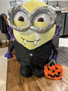 Calabaza inflable de Halloween Despicable Me Gone Batty Minion Halloween de 3' de alto - Imagen 1 de 5