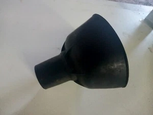 TRIUMPH STAG 2000 2500 INNER HALF SHAFT DUST BOOT EXC COND FREE POST AUST WIDE - Picture 1 of 2