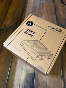 Ericsson Cradlepoint Router, Model: R1900 - Zdjęcie 1 z 5