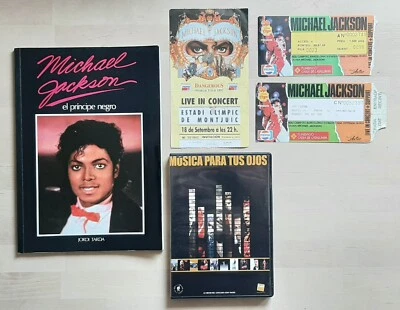 MICHAEL JACKSON – ‘’BOOK / TICKETS / PINS’’- COLLECTOR’S PACK. - Imagen 1 de 4