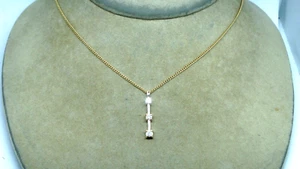 BEAUTIFUL 14K YELLOW GOLD 3 GRADUATED DIAMONDS BAR PENDANT 18" NECKLACE - Picture 1 of 7