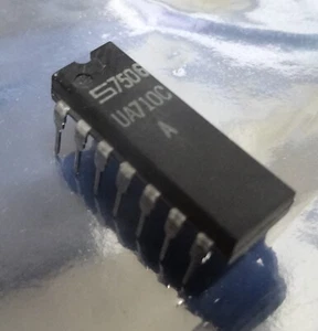 UA710C Signetics voltage comparator 14 pin UA710C14 - Picture 1 of 2