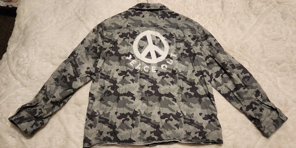 F4A Feather 4 Arrow Kids Size 10 Boutique Button Front Camo PEACE OUT Shirt - Image 1 of 4