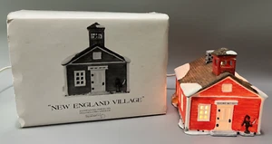 Departamento 56 New England Village "Red School House" 1986 cable y bombilla retirados - Imagen 1 de 14