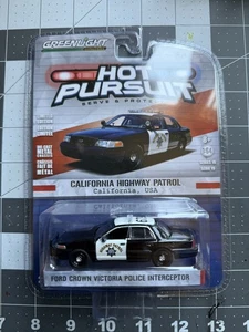 Greenlight 1:64 California Highway Patrol Ford Crown Victoria CHP - Picture 1 of 2