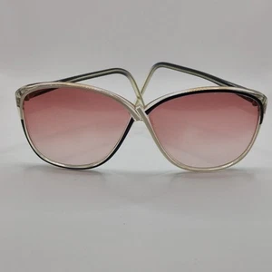 Vintage Ladies Bausch & Lomb Large Framed Stylish Italian Sunglasses - Picture 1 of 16