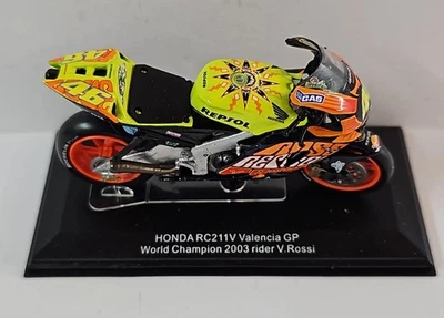 Honda RC211V Valencia GP Rossi Campione del Mondo 2003 pressofuso 1:22 (VLA) - Immagine 1 di 4