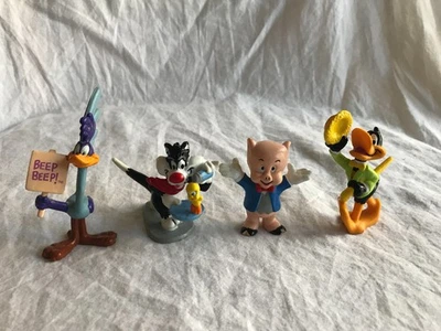 Lote de 4 figuras de aplausos pvc looney tunes Roadrunner Porky Pig Piolín Silvestre Foto 1 de 3