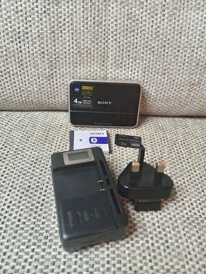 Sony Cyber-shot DSC-T2 8.1MP Compact Digital Camera Black - Image 1 of 4