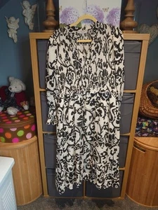 HOBBS SIZE 16 BLACK ECRU ELASTICATED SHIRRED BUST/CUFFS MIDI DRESS WORN ONCE VGC - Picture 1 of 22