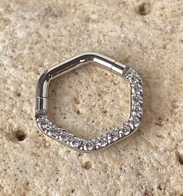 Anillo de segmento con bisagras hexagonal gema circonita cúbica 1 pieza 16 g clicker de tabique hélice daith orbital Foto 1 de 3